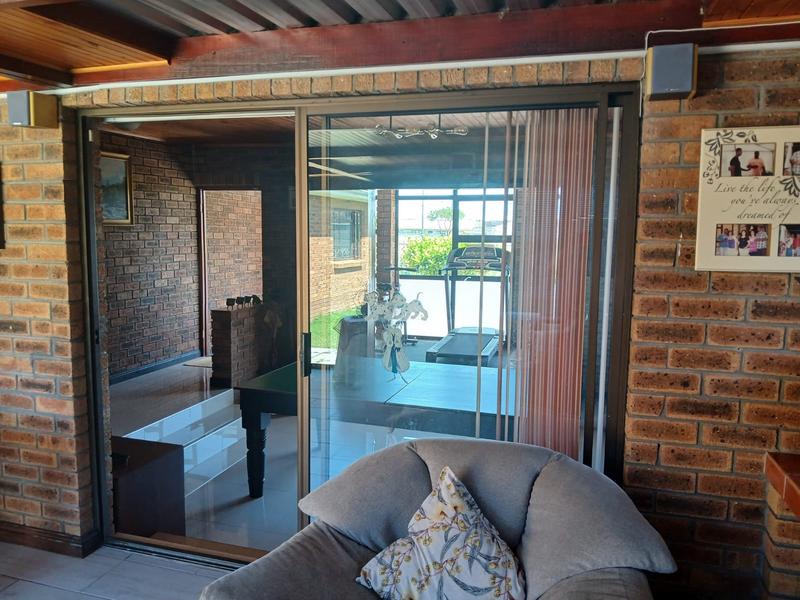 4 Bedroom Property for Sale in Rustdal Western Cape